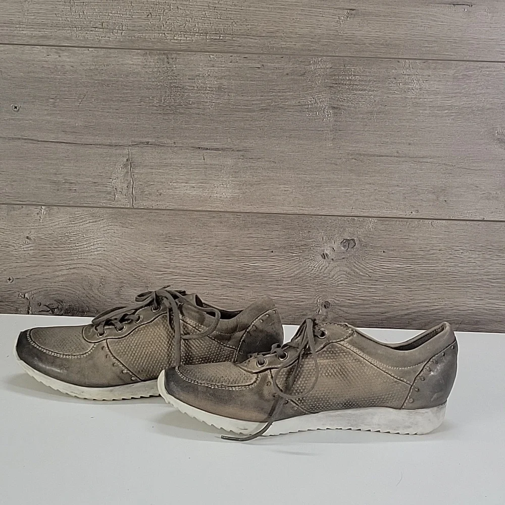 Womens Roan Bed Stu Casual Lace-Up Leather Sneakers in Taupe Brown